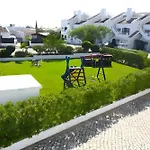 Townhouse With Communal Pool 카르보에이루