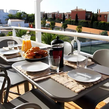 Townhouse With Communal Pool * 카르보에이루
