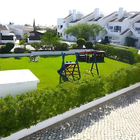 Townhouse With Communal Pool カルヴォエイロ