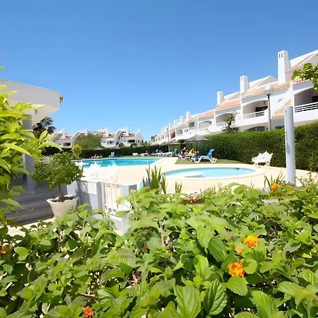 Townhouse With Communal Pool カルヴォエイロ