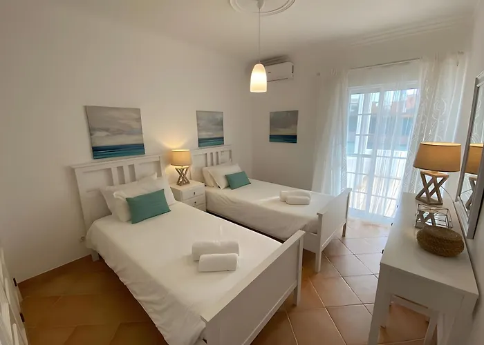 Townhouse With Communal Pool Villa Carvoeiro