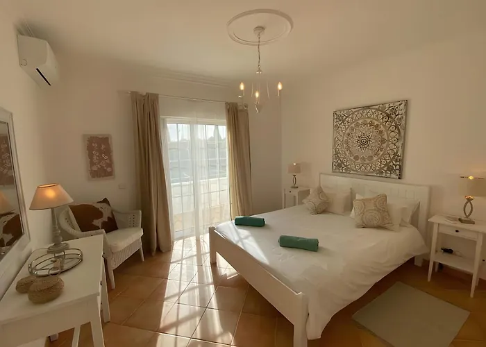 Townhouse With Communal Pool * Carvoeiro