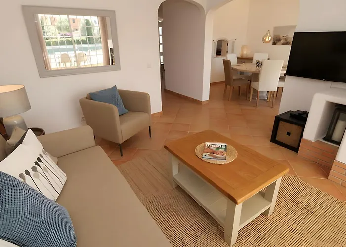 Townhouse With Communal Pool Carvoeiro