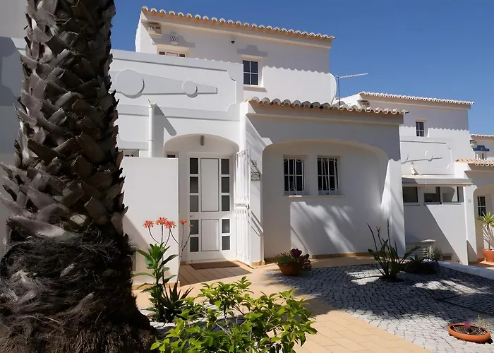 Villa Townhouse With Communal Pool Carvoeiro